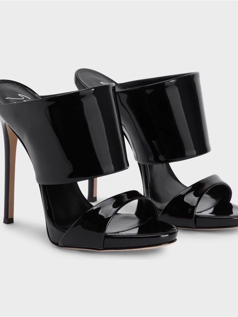 ISO THIS GIUSEPPE ANDREA HEEL SIZE 39/40